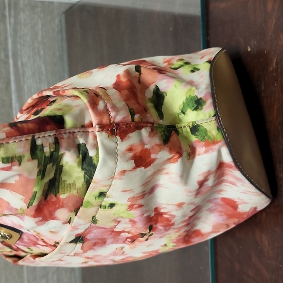 Calvin Klein floral pink and green small tote bag - Picture 9 of 12